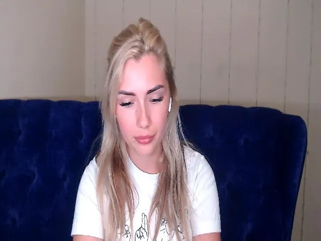 Live sex webcam photo for TrishKlein #253878198