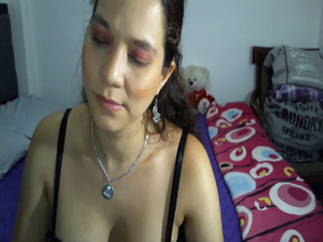 Live sex webcam photo for Sofiahenao #252941225