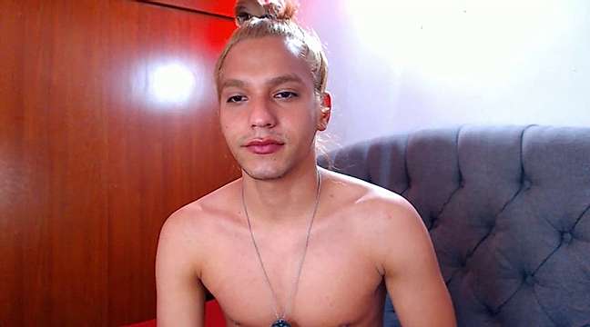 Live sex webcam photo for demian_and_klein #244868881