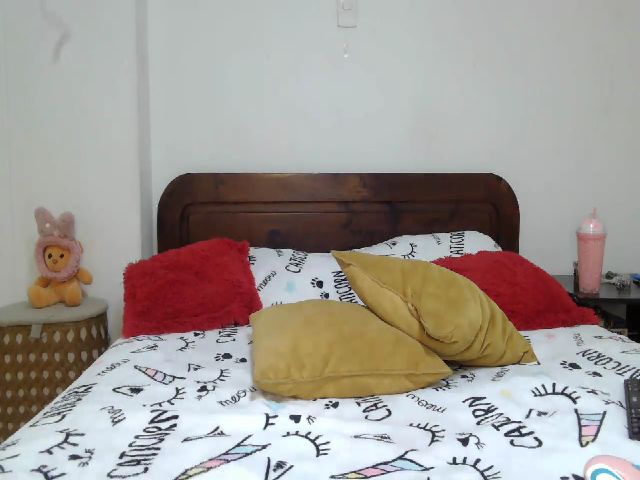 Live sex webcam photo for Cailyn_Hot1 #256280879