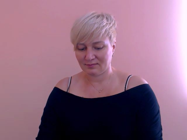 Live sex webcam photo for KailyMey #252532233