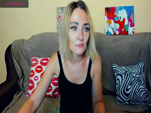 Live sex webcam photo for SecretDream #263023683