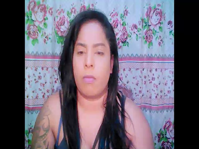 Live sex webcam photo for Indiantopaz69 #261402522