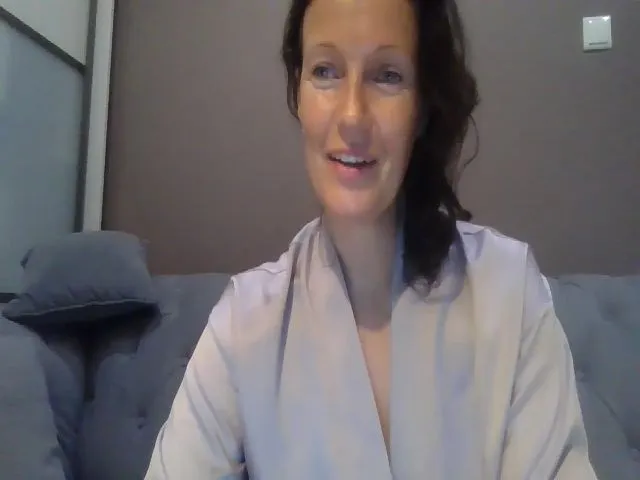 Live sex webcam photo for ParisNoir #252894872
