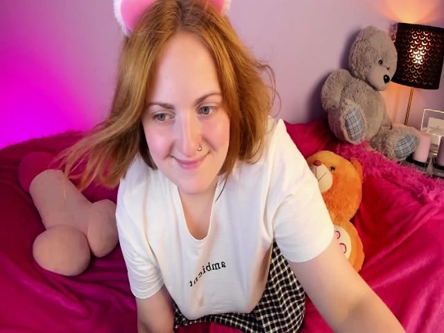 Live sex webcam photo for AliceCutePerv #262782160