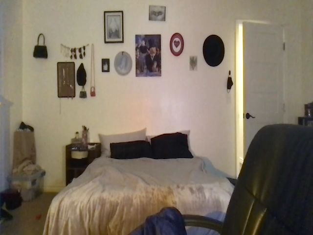 Live sex webcam photo for Amber666Angel #255530056