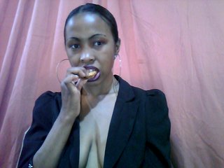 Live sex webcam photo for colombe69 #240493411