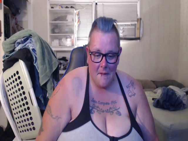 Live sex webcam photo for PunkChick420 #258541739