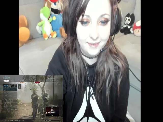 Live sex webcam photo for PrincessBluu #263877617