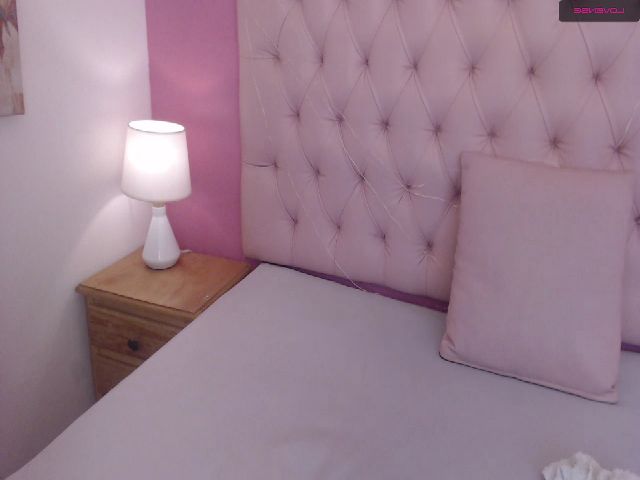 Live sex webcam photo for Keyra_R #252285017