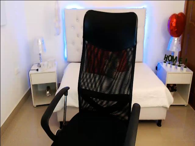 Live sex webcam photo for Antonella_lpz #254922207