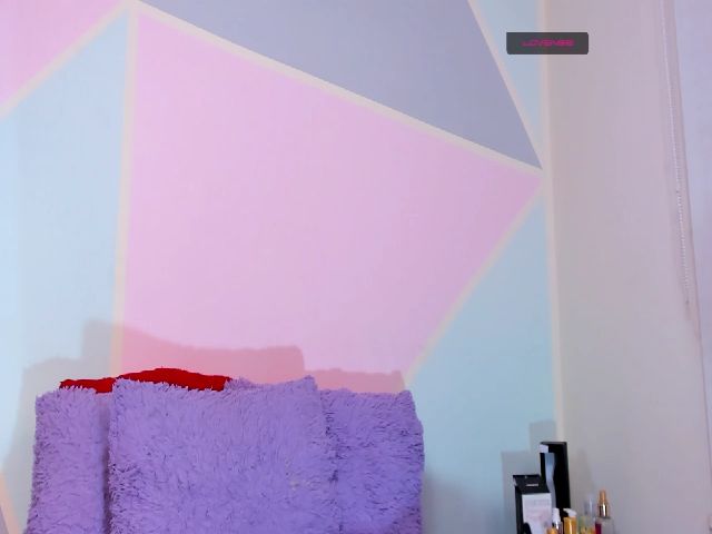 Live sex webcam photo for Violetatoo #260398163