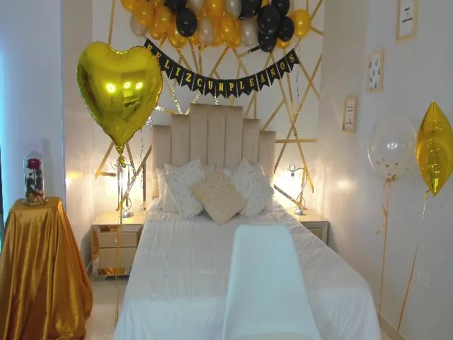 Live sex webcam photo for Candy_teen_ #256123860