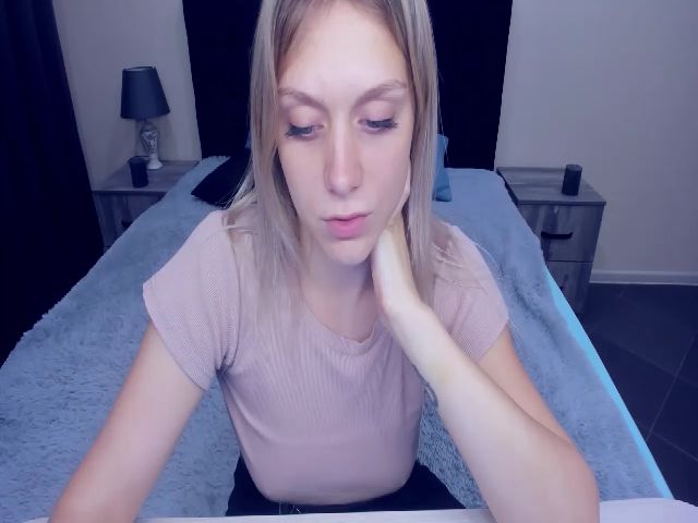 Live sex webcam photo for MeganKind #256845994