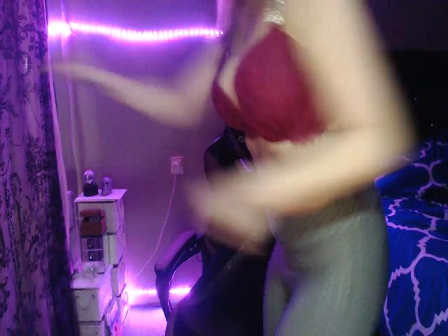 Live sex webcam photo for Lexilady22 #252559073