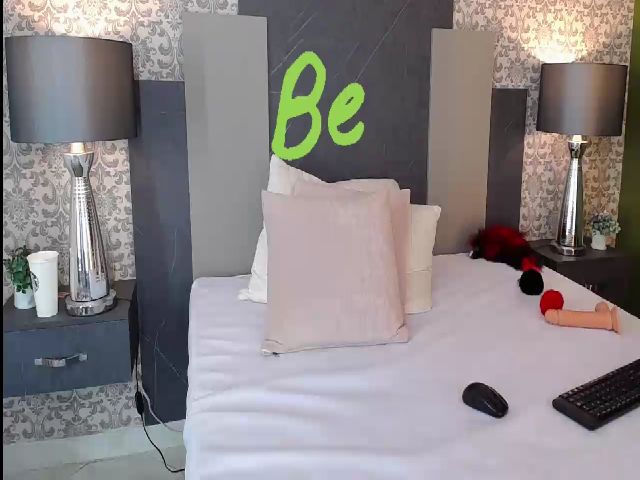 Live sex webcam photo for NoaVega #256081777