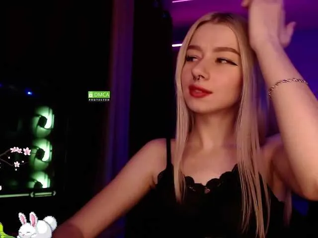 Live sex webcam photo for Annelitt #287947813