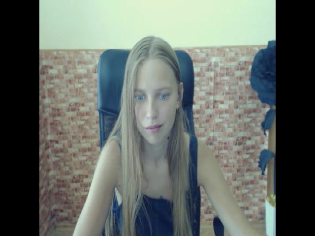 Live sex webcam photo for SshyTeen #255584242