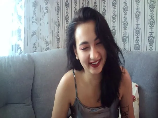 Live sex webcam photo for lolly_hollyy #253389073