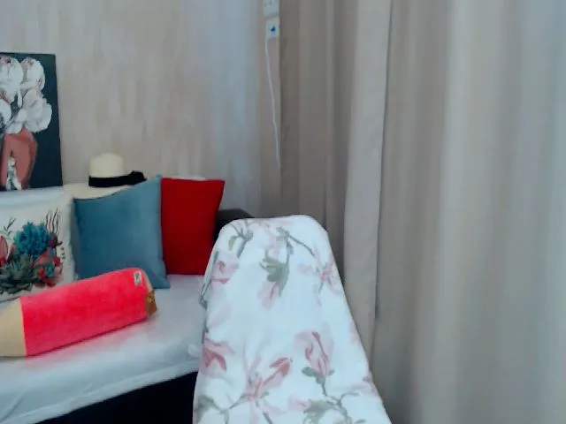 Live sex webcam photo for Mi_chelle #252448187