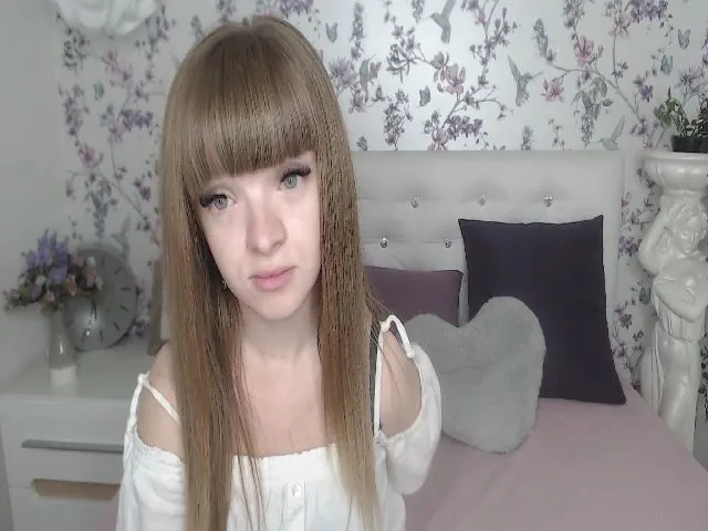 Live sex webcam photo for Ssexy_Kitty #256017765