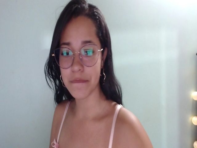 Live sex webcam photo for Gina_reid #264972471