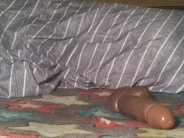 Live sex webcam photo for SiaKriSti #240892155