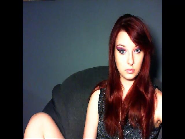 Live sex webcam photo for VirginLuna18 #259372297