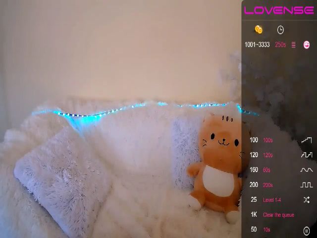 Live sex webcam photo for HarleyQuinnX_ #263752558