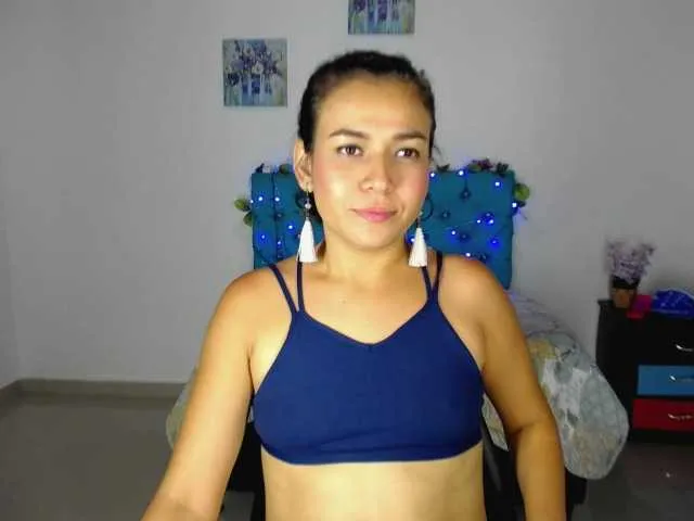 Live sex webcam photo for EVELYN-QUEEN #241394635