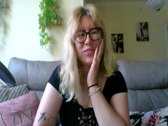 Live sex webcam photo for cozychristine #254134566