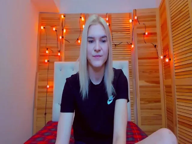 Live sex webcam photo for MarliTes #252348075