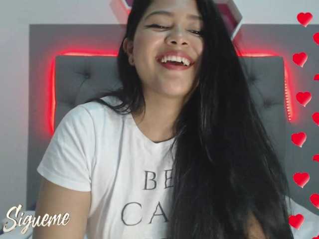 Live sex webcam photo for Charlotte-Lin #245391537