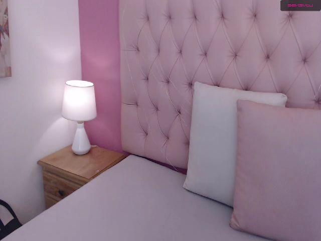 Live sex webcam photo for Keyra_R #253079340