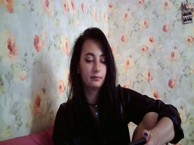 Live sex webcam photo for lolly_hollyy #257532473