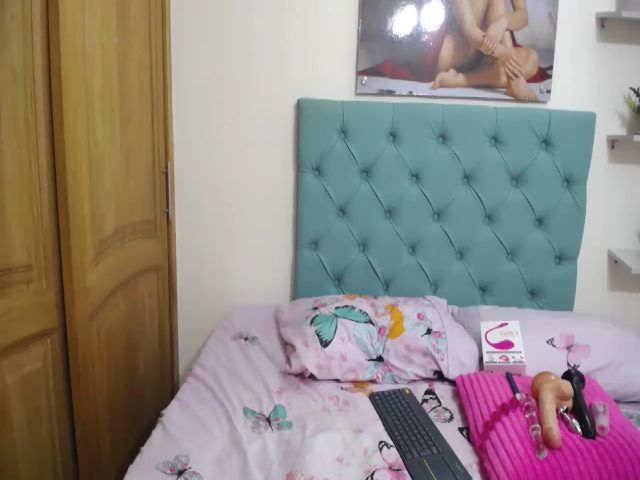 Live sex webcam photo for Zabrina_hot1 #256675208