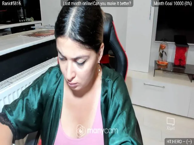 Live sex webcam photo for Littlegirl25 #255176667