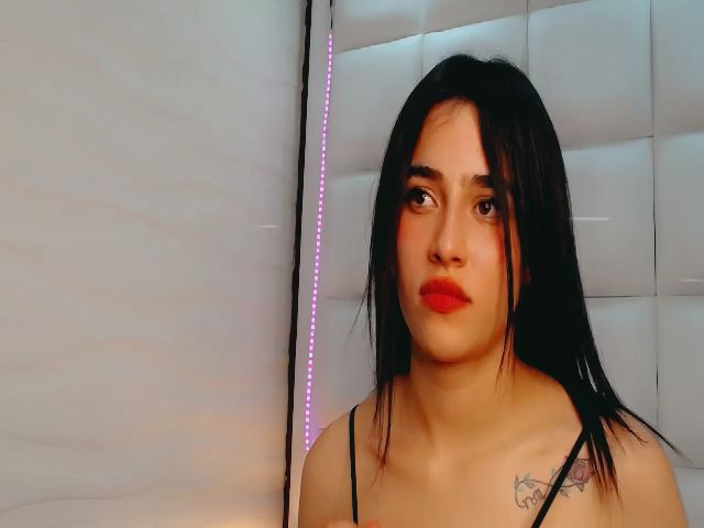 Live sex webcam photo for Luna_candyy #253608809