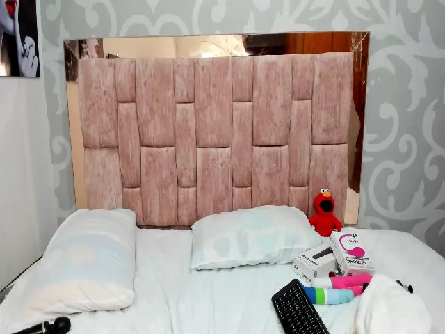 Live sex webcam photo for scarlet_tt #255286232