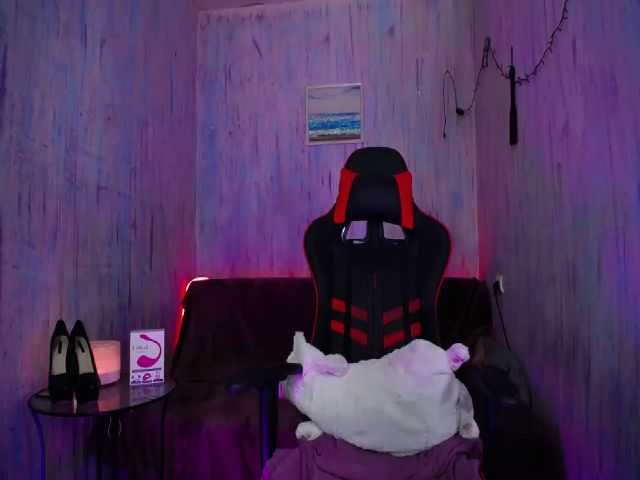 Live sex webcam photo for LounaFoster #259211560