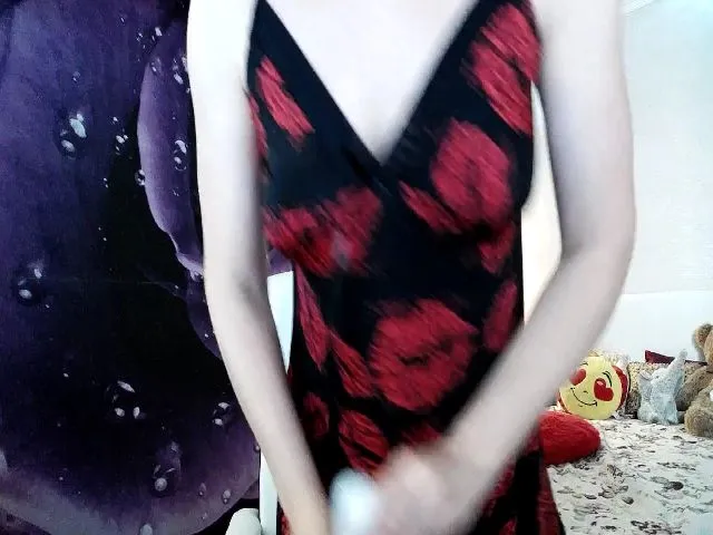 Live sex webcam photo for Ladybigsmile #264964459