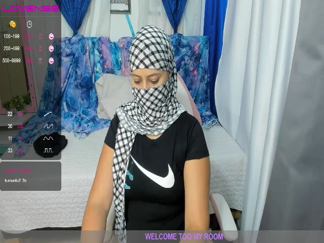 Live sex webcam photo for Sexxy_blonnde #253076923