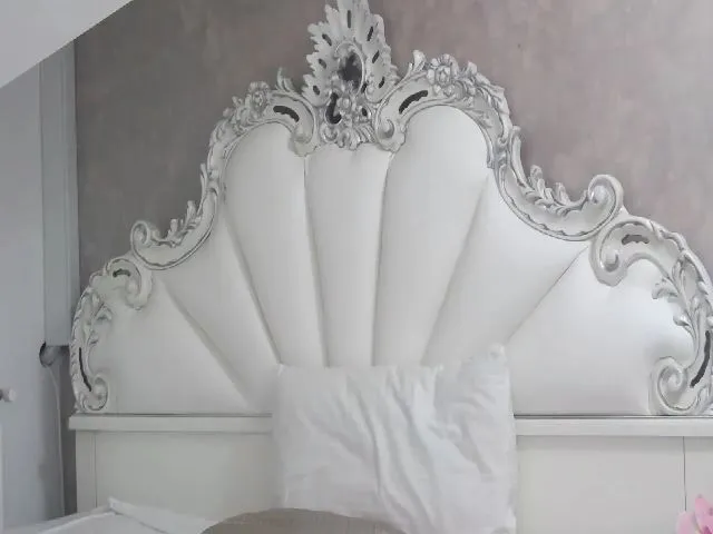 Live sex webcam photo for SoffyyHot #262792127
