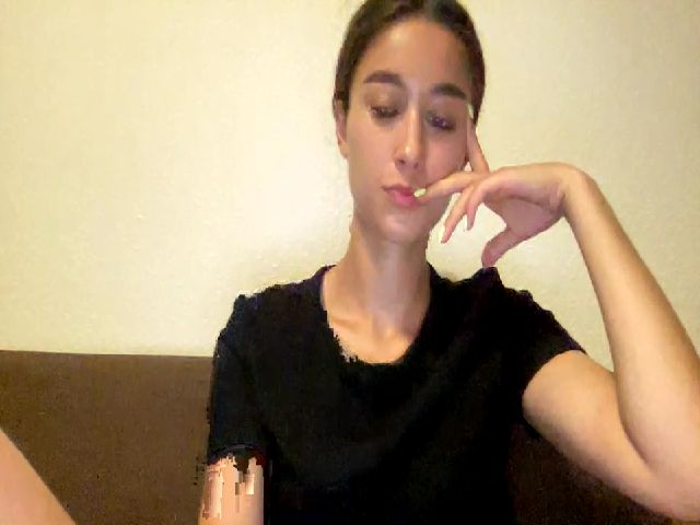 Live sex webcam photo for Kriss1924 #260032635