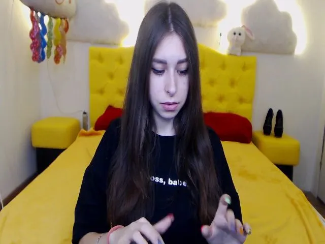 Live sex webcam photo for LindaJason #255947550
