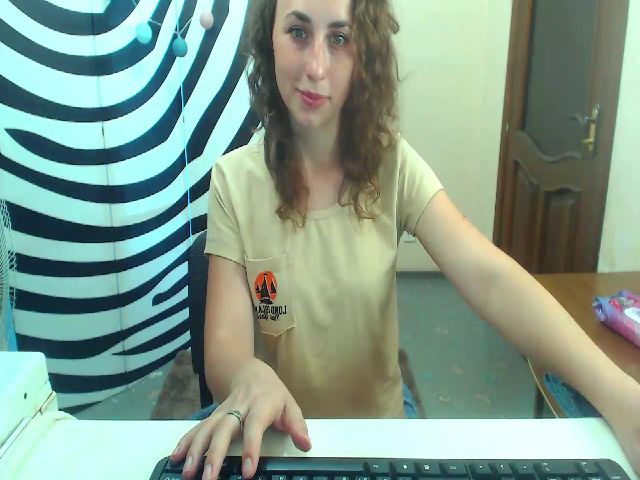 Live sex webcam photo for HeartGirl #255089473