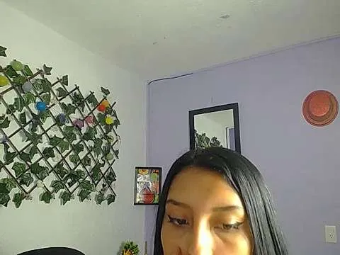 Live sex webcam photo for _bombom_ #243239370