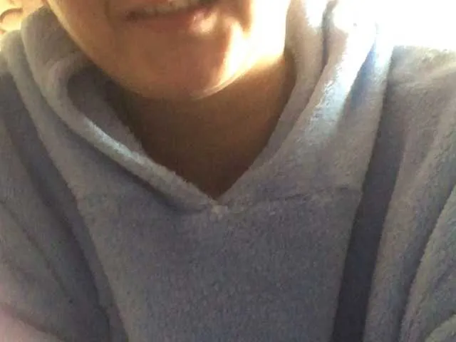 Live sex webcam photo for Suzisue696 #241211007