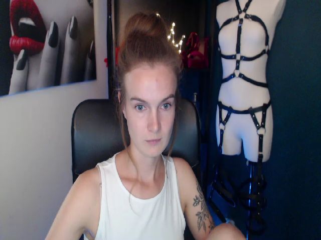 Live sex webcam photo for Chloex_Xx #254546752