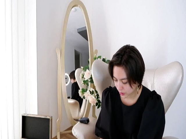 Live sex webcam photo for Anne_boleyn_ #263835519